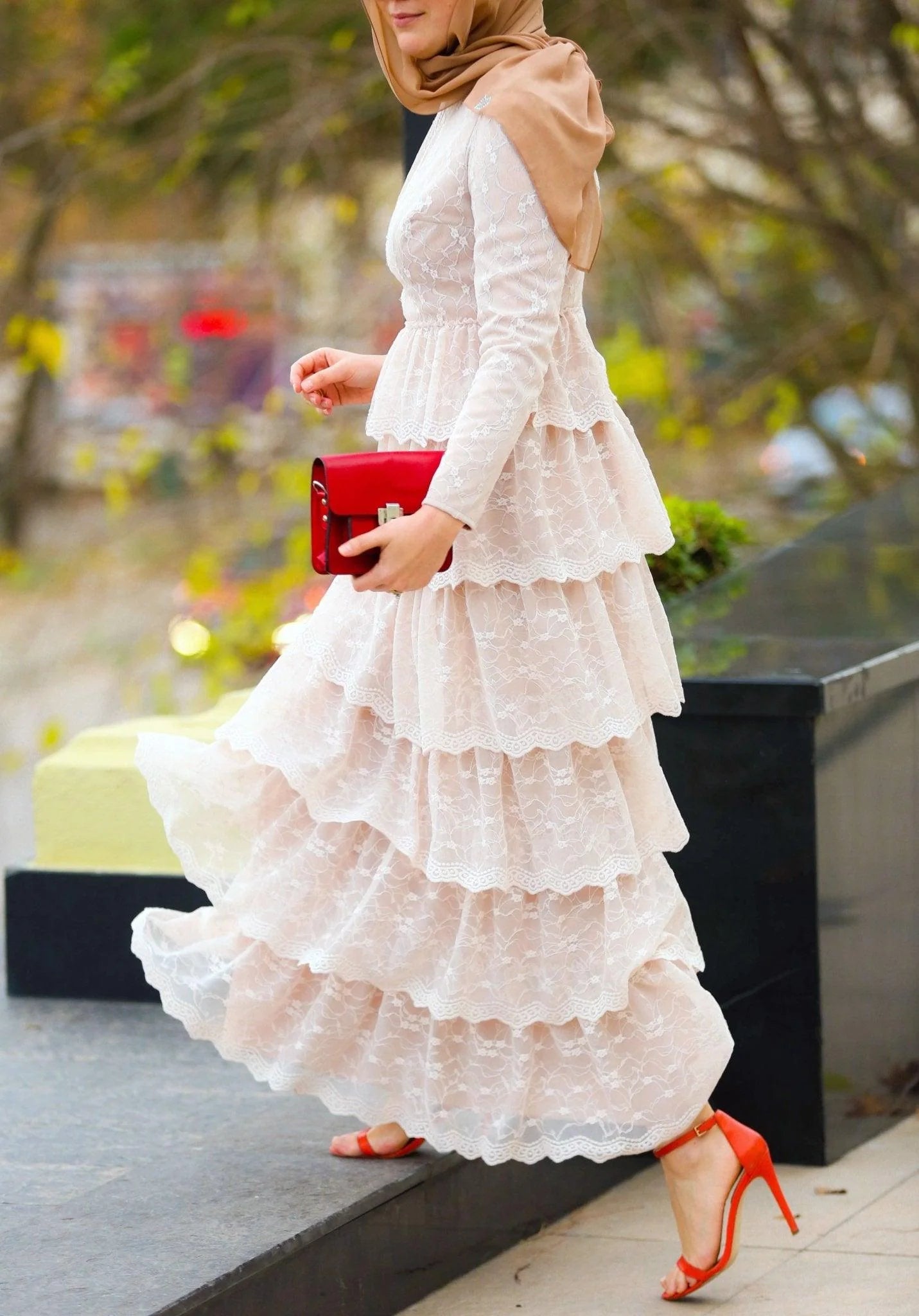 Elegant Frill Lace Maxi Dress for the Special Occasions